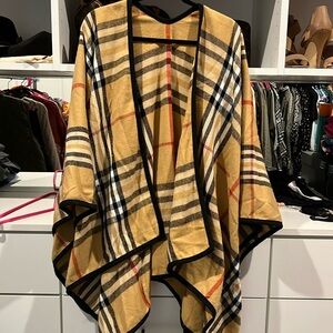 Burberry poncho